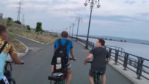 Громкая музыка на велосипеде, реакция прохожих г.Тольятти #велосипед #велозвук #автозвук