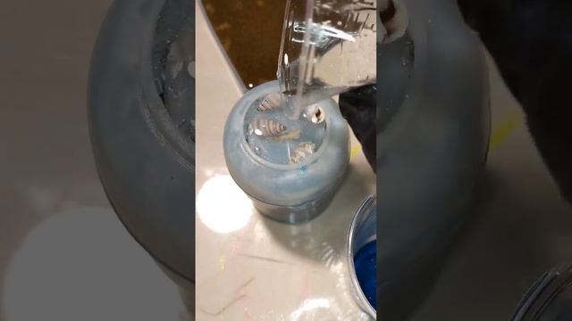 Подставка из эпоксидной смолы для зубных щёток. #творчество #эпоксиднаясмола #эпоксидка #epoxyresin смотреть онлайн