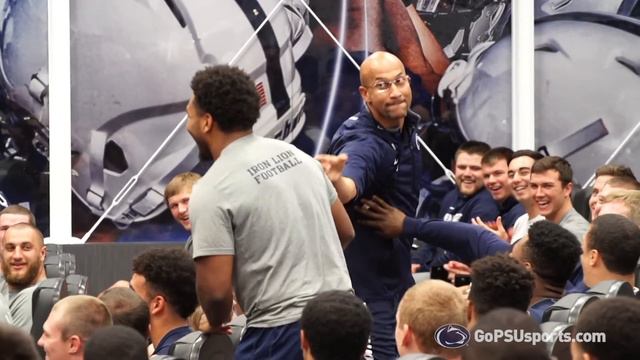 Keegan-Michael Key Surprises Team During Homecoming Week смотреть онлайн