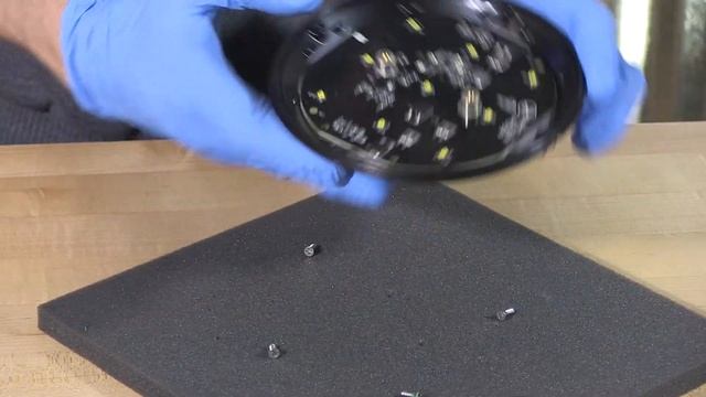 A Look Inside the Whelen PAR-46 Replacement Super-LED 2° Spotlight смотреть онлайн