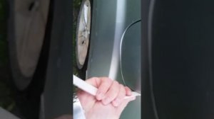 Как открыть лючек бензобака на аутлендере хл
