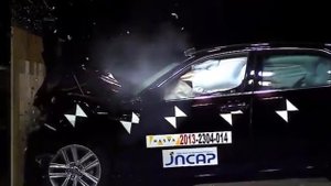 Краш-тест Toyota Crown