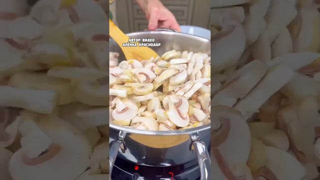 Ваши родные, попросят добавки! Куриная печень с грибами #рецепт смотреть онлайн