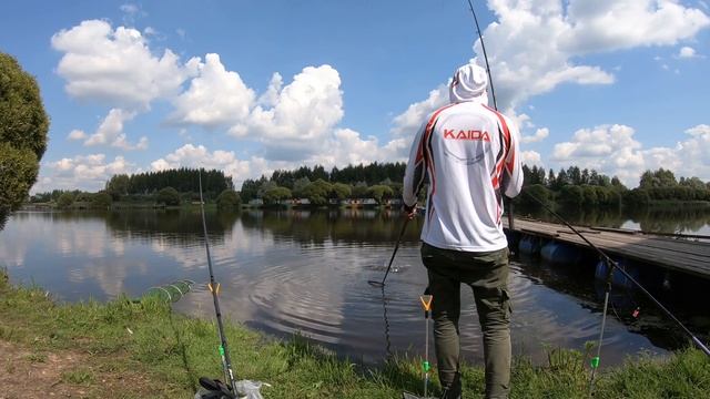 Рыбалка на осетра. Ловля осетра на флэт кормушки.