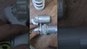 как снять задний амортизатор ec 300