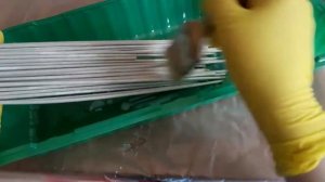 Покраска трубочек тонированным лаком