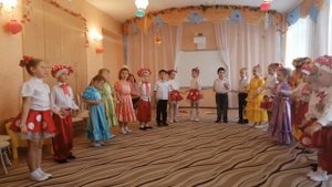 Дождик льёт по крышам (осенний утренник)