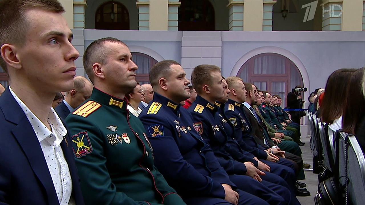 В новой кадровой программе "Время героев" смогут принять участие ветераны, солдаты и офицеры СВО