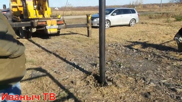 Как закручивают винтовые сваи! технология установки винтовых свай и установки забора на них