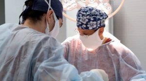 Увеличение груди через подмышечный разрез | Пластическая хирургия. Клиника "Медицея".