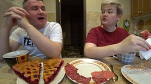 Мукбанг дожили, муж меня выгоняет из моего же дома! Всё ему не так! Обед суп, пирог, колбаса