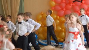 мы маленькие дети нам хочется гулять !!!