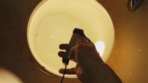 Фонарь для любителей охоты с острогой