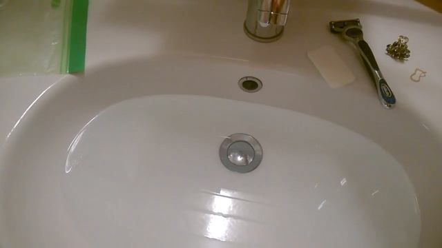 Как вода в раковине закручивается на экваторе смотреть онлайн