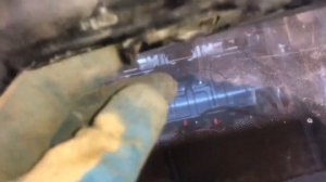 Как снять форсунки омывателя Mercedes-Benz W210