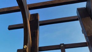 Пергола своими руками. Нюансы постройки, особенности конструкции, что получилось..mp4