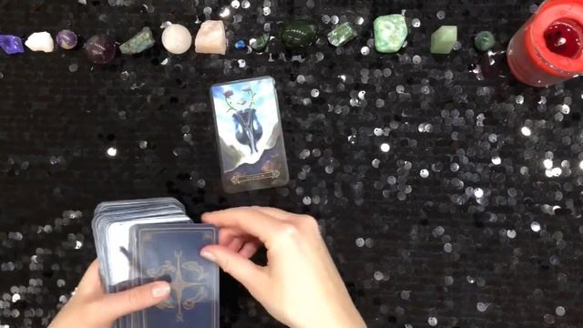 Таро гадание на любовь. Что он ко мне чувствует. Что нас ждёт. смотреть онлайн