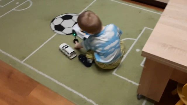 День с ребенком 3 года: самостоятельность, умелки, наши занятия, игры, готовка и прочее.