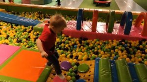 Влог: Миша в парке развлечений для детей