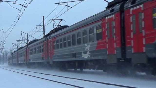 "Зимняя сказка!" Электропоезд ЭД4М-0478 "РЭКС-Спутник" экспресс "Раменское - Москва Казанский вокза смотреть онлайн