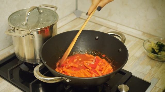 Гречка с овощами в томатном соусе ? смотреть онлайн