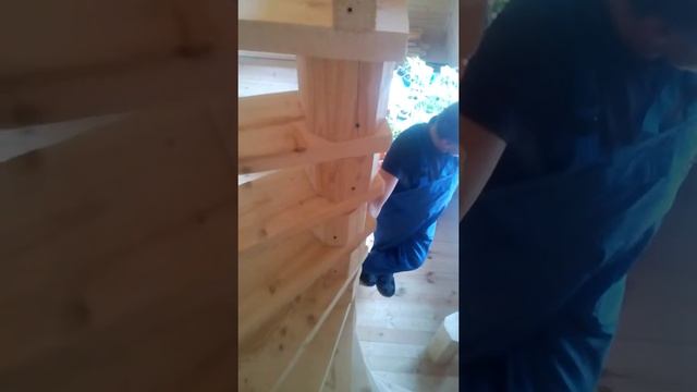 Опасная винтовая лестница)))