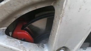 Скрипит тормоз Lancer X, в чем причина?
