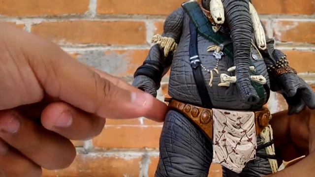 Poacher Total Chaos Serie 2. McFarlane Toys Review en español.