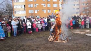 Сжигание чучела зимы. Прощай, Масленица! Burning effigies of winter. Farewell to Carnival!