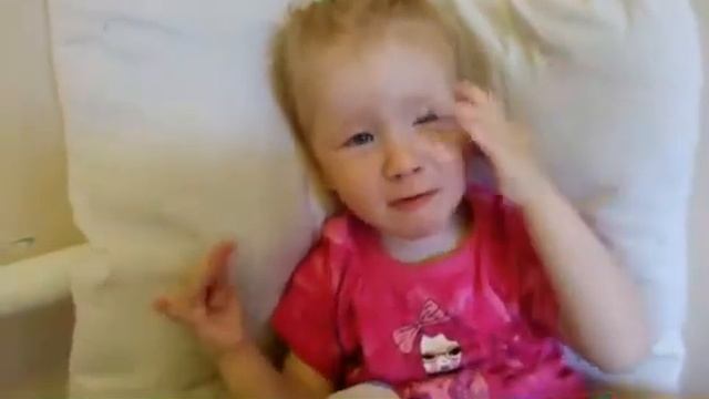 Алина рассказывает стихотворение про Таню и про мяч смотреть онлайн