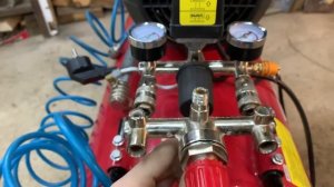 Компрессор Elitech КПМ 360/100 оптимальный и компактный для гаражных работ.