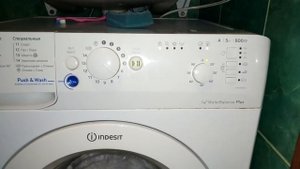 Стиральная машина Indesit BWSB 50851 пищит и не работает, барабан подёргивается