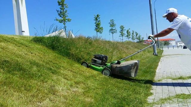 Газонокосилка сквер "Примерения"АР Крым г. Севастополь 2021г. смотреть онлайн