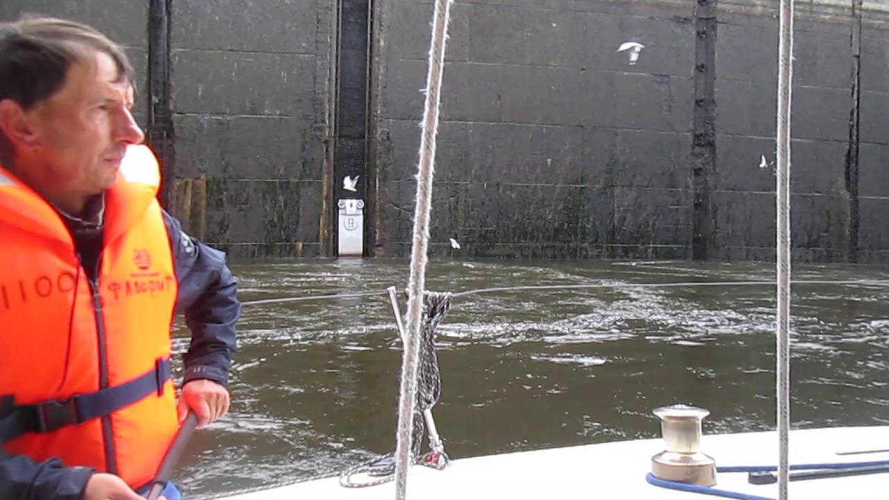 Шлюзование Фаворита (видео Сергея Шмелёва) смотреть онлайн