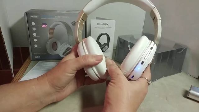 Riwbox WB5 Bluetooth 4.2 Wireless Foldable Headphones with Microphone смотреть онлайн