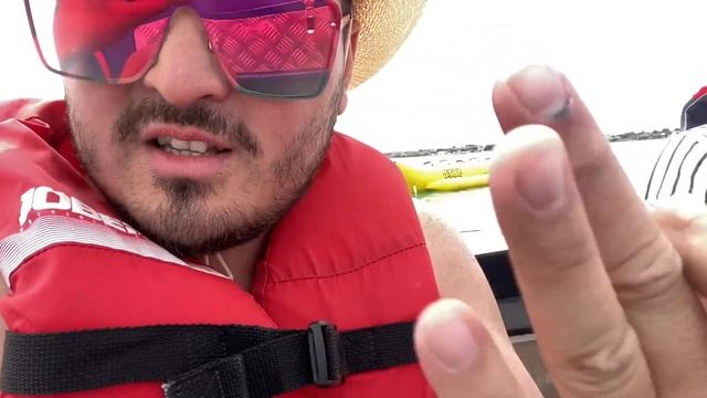 Водные аттракционы Капшагая: «Банан» и «Диван». Что это такое и стоит ли прокатиться на них. смотреть онлайн