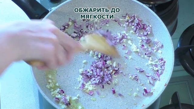 Куриная грудка в белом соусе с травами смотреть онлайн