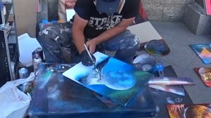 Уличный арт - рисование балончиками (Спрей арт). Космический рисунок балончиками краски