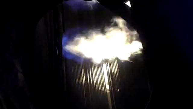 Видео топки котла ТГМ-84 при растопке