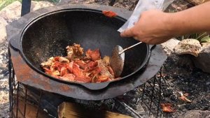 Макарошки в казане по карельски