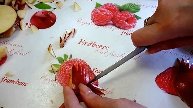 Птица из яблока. Карвинг из яблока! Bird  of the apple! Карвинг из яблока. Украшения из фруктов.