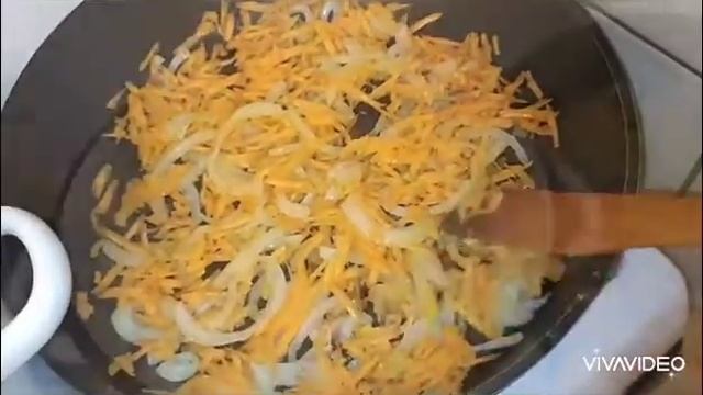 Жёлтая стручковая фасоль на сковородке