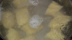 Картофельные кнели с соусом Бешамель