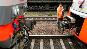 Сцепка тепловоза с Ласточкой