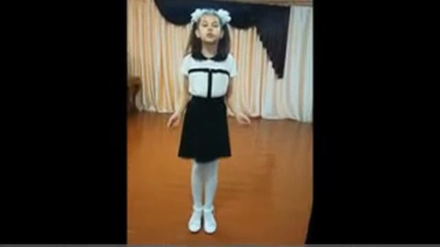 Стихотворение Н. Комара "Любимая Беларусь", читает Штейзель Диана смотреть онлайн