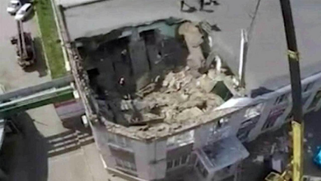 В Кемерово заведено уголовное дело по факту обрушения крыши торгового центра