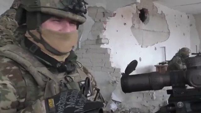 Снайперы уничтожают боевиков и технику врага на больших дистанциях в ДНР. Подробно в описание?
