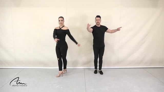 2. Pasos básicos de BACHATA #2 | Cómo bailar bachata | Aprende a bailar con Alfonso y Mónica смотреть онлайн