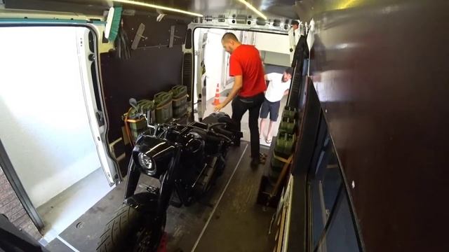 Harley Davidson Fat Boy смотреть онлайн