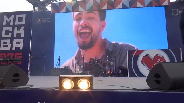 Вячеслав Макаров - Посмотри мне в глаза (Фестиваль Добрая Москва,Трубная Площадь,Москва875,11.9.22)